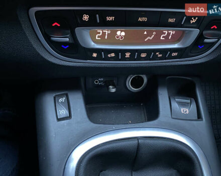 Сірий Рено Гранд Сценік, об'ємом двигуна 1.87 л та пробігом 220 тис. км за 8000 $, фото 19 на Automoto.ua