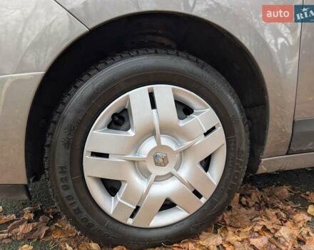 Серый Рено Гранд Сценик, объемом двигателя 1.5 л и пробегом 261 тыс. км за 5999 $, фото 12 на Automoto.ua