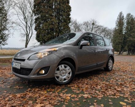 Серый Рено Гранд Сценик, объемом двигателя 1.5 л и пробегом 261 тыс. км за 5999 $, фото 1 на Automoto.ua