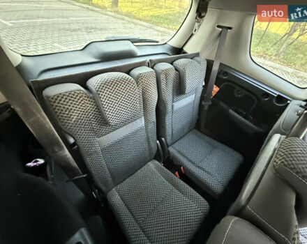 Серый Рено Гранд Сценик, объемом двигателя 1.6 л и пробегом 305 тыс. км за 6900 $, фото 16 на Automoto.ua