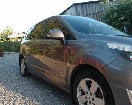 Серый Рено Гранд Сценик, объемом двигателя 1.5 л и пробегом 320 тыс. км за 6600 $, фото 4 на Automoto.ua