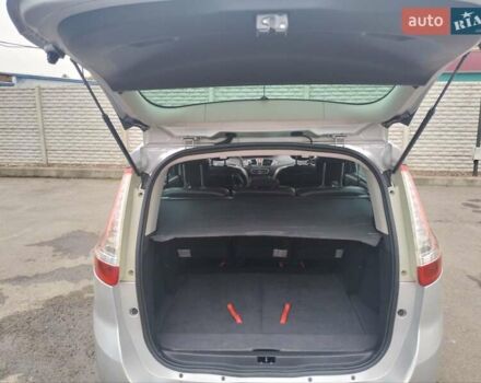 Рено Гранд Сценик 2011 в Чернигове на Automoto.ua Серый Рено Гранд Сценик, объемом двигателя 1.5 л и пробегом 220 тыс. км за 8500 $, фото 26 на Automoto.ua