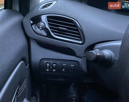 Сірий Рено Гранд Сценік, об'ємом двигуна 1.87 л та пробігом 220 тис. км за 8000 $, фото 22 на Automoto.ua