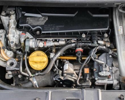 Серый Рено Гранд Сценик, объемом двигателя 2 л и пробегом 169 тыс. км за 10200 $, фото 22 на Automoto.ua