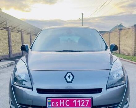 Серый Рено Гранд Сценик, объемом двигателя 1.6 л и пробегом 267 тыс. км за 8150 $, фото 3 на Automoto.ua