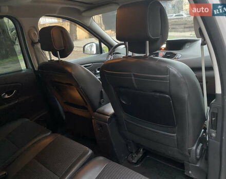 Сірий Рено Гранд Сценік, об'ємом двигуна 1.87 л та пробігом 220 тис. км за 8000 $, фото 33 на Automoto.ua