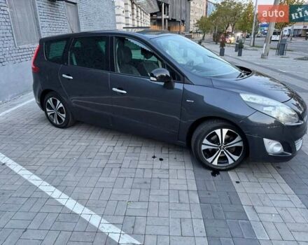 Серый Рено Гранд Сценик, объемом двигателя 1.46 л и пробегом 318 тыс. км за 7800 $, фото 2 на Automoto.ua