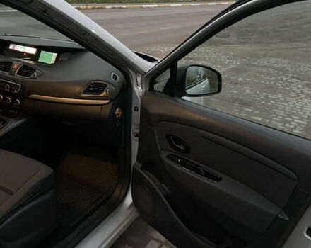 Серый Рено Гранд Сценик, объемом двигателя 1.46 л и пробегом 284 тыс. км за 5950 $, фото 24 на Automoto.ua