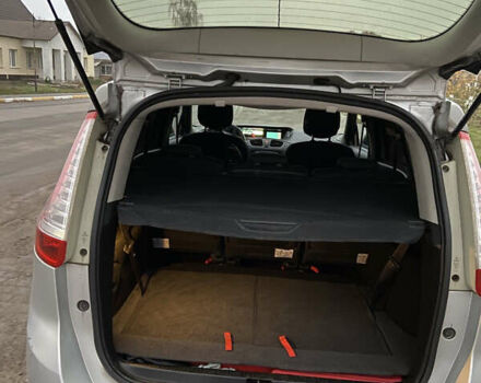 Серый Рено Гранд Сценик, объемом двигателя 1.46 л и пробегом 284 тыс. км за 5950 $, фото 13 на Automoto.ua