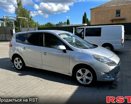 Серый Рено Гранд Сценик, объемом двигателя 1.6 л и пробегом 268 тыс. км за 8100 $, фото 1 на Automoto.ua