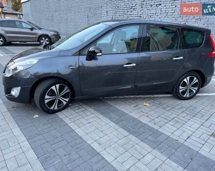 Серый Рено Гранд Сценик, объемом двигателя 1.46 л и пробегом 318 тыс. км за 7800 $, фото 8 на Automoto.ua