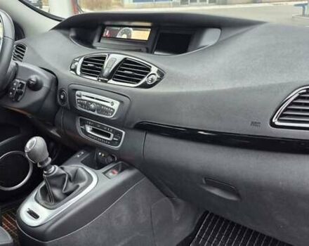 Серый Рено Гранд Сценик, объемом двигателя 1.6 л и пробегом 149 тыс. км за 8500 $, фото 28 на Automoto.ua