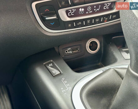 Рено Гранд Сценик 2011 в Киеве на Automoto.ua Серый Рено Гранд Сценик, объемом двигателя 1.46 л и пробегом 277 тыс. км за 8300 $, фото 12 на Automoto.ua