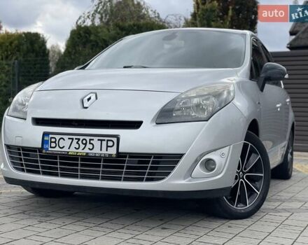 Серый Рено Гранд Сценик, объемом двигателя 2 л и пробегом 249 тыс. км за 8450 $, фото 12 на Automoto.ua