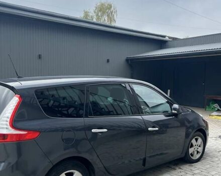 Сірий Рено Гранд Сценік, об'ємом двигуна 1.6 л та пробігом 242 тис. км за 8000 $, фото 3 на Automoto.ua