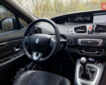 Серый Рено Гранд Сценик, объемом двигателя 1.6 л и пробегом 335 тыс. км за 7400 $, фото 21 на Automoto.ua
