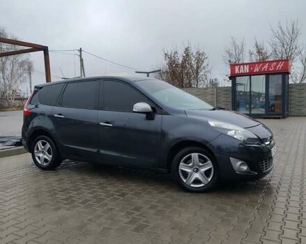 Серый Рено Гранд Сценик, объемом двигателя 1.5 л и пробегом 292 тыс. км за 6700 $, фото 1 на Automoto.ua