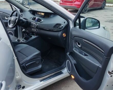 Серый Рено Гранд Сценик, объемом двигателя 1.6 л и пробегом 310 тыс. км за 7300 $, фото 14 на Automoto.ua