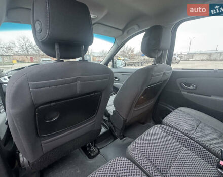 Сірий Рено Гранд Сценік, об'ємом двигуна 1.6 л та пробігом 219 тис. км за 9000 $, фото 48 на Automoto.ua