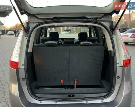 Сірий Рено Гранд Сценік, об'ємом двигуна 1.6 л та пробігом 238 тис. км за 8700 $, фото 22 на Automoto.ua