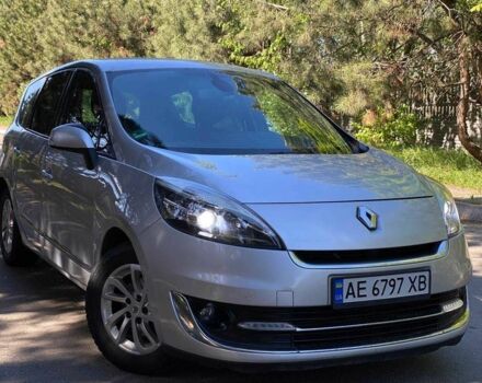 Сірий Рено Гранд Сценік, об'ємом двигуна 1.5 л та пробігом 220 тис. км за 7850 $, фото 2 на Automoto.ua