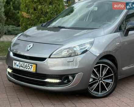 Серый Рено Гранд Сценик, объемом двигателя 2 л и пробегом 241 тыс. км за 10950 $, фото 22 на Automoto.ua