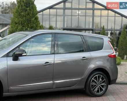 Серый Рено Гранд Сценик, объемом двигателя 2 л и пробегом 241 тыс. км за 10450 $, фото 23 на Automoto.ua