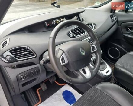 Сірий Рено Гранд Сценік, об'ємом двигуна 1.5 л та пробігом 230 тис. км за 8650 $, фото 21 на Automoto.ua