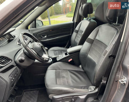 Серый Рено Гранд Сценик, объемом двигателя 1.6 л и пробегом 238 тыс. км за 9500 $, фото 18 на Automoto.ua