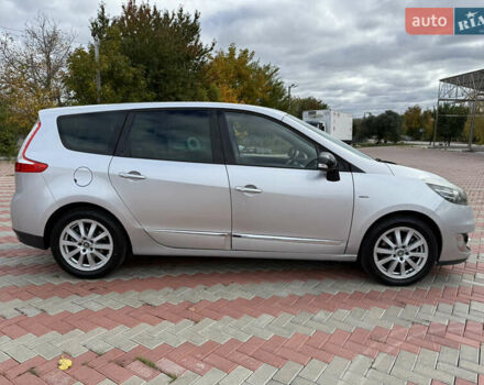 Серый Рено Гранд Сценик, объемом двигателя 2 л и пробегом 187 тыс. км за 8750 $, фото 8 на Automoto.ua