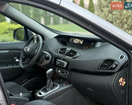 Серый Рено Гранд Сценик, объемом двигателя 2 л и пробегом 241 тыс. км за 10450 $, фото 4 на Automoto.ua