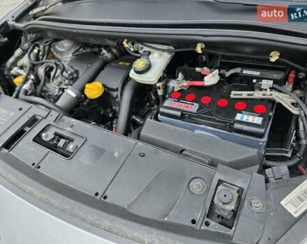 Сірий Рено Гранд Сценік, об'ємом двигуна 1.5 л та пробігом 230 тис. км за 8650 $, фото 34 на Automoto.ua