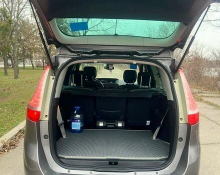 Сірий Рено Гранд Сценік, об'ємом двигуна 1.6 л та пробігом 204 тис. км за 8500 $, фото 9 на Automoto.ua