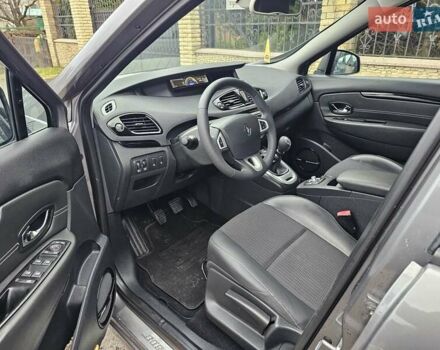 Серый Рено Гранд Сценик, объемом двигателя 1.6 л и пробегом 217 тыс. км за 8900 $, фото 7 на Automoto.ua