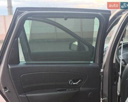 Серый Рено Гранд Сценик, объемом двигателя 2 л и пробегом 241 тыс. км за 10950 $, фото 59 на Automoto.ua