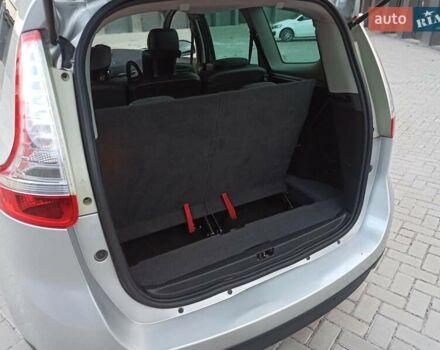 Серый Рено Гранд Сценик, объемом двигателя 1.6 л и пробегом 239 тыс. км за 8700 $, фото 48 на Automoto.ua