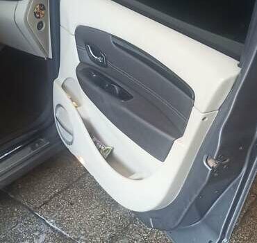 Сірий Рено Гранд Сценік, об'ємом двигуна 1.6 л та пробігом 237 тис. км за 7700 $, фото 22 на Automoto.ua