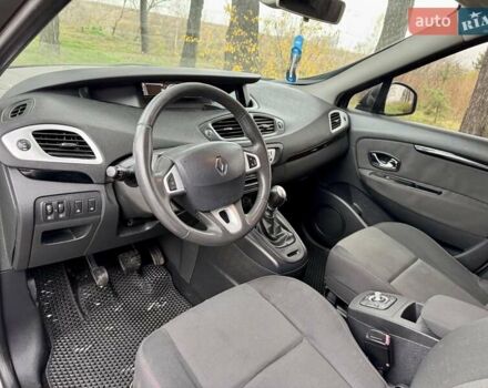 Серый Рено Гранд Сценик, объемом двигателя 1.5 л и пробегом 185 тыс. км за 7200 $, фото 10 на Automoto.ua
