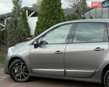 Серый Рено Гранд Сценик, объемом двигателя 2 л и пробегом 241 тыс. км за 10950 $, фото 30 на Automoto.ua