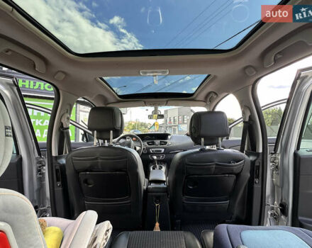 Серый Рено Гранд Сценик, объемом двигателя 1.46 л и пробегом 238 тыс. км за 8500 $, фото 15 на Automoto.ua