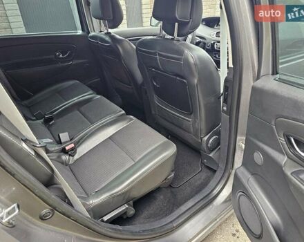 Серый Рено Гранд Сценик, объемом двигателя 1.6 л и пробегом 217 тыс. км за 8900 $, фото 9 на Automoto.ua