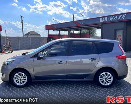 Серый Рено Гранд Сценик, объемом двигателя 1.5 л и пробегом 348 тыс. км за 6800 $, фото 1 на Automoto.ua