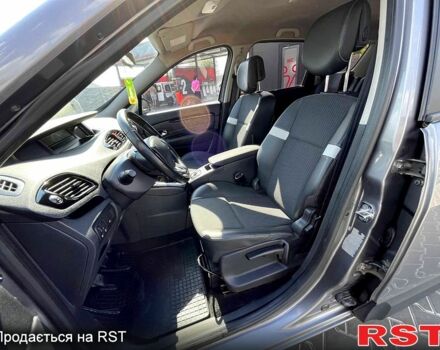 Серый Рено Гранд Сценик, объемом двигателя 1.5 л и пробегом 348 тыс. км за 6800 $, фото 6 на Automoto.ua