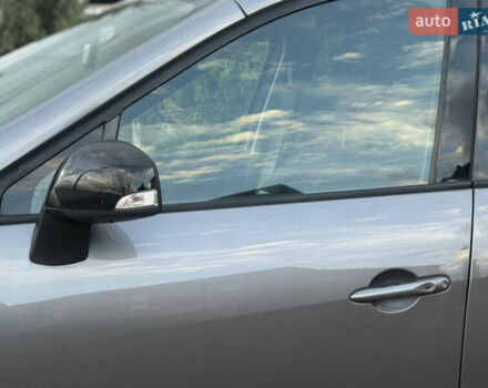 Серый Рено Гранд Сценик, объемом двигателя 2 л и пробегом 241 тыс. км за 10450 $, фото 24 на Automoto.ua