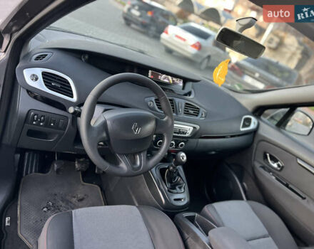 Сірий Рено Гранд Сценік, об'ємом двигуна 1.6 л та пробігом 238 тис. км за 8700 $, фото 36 на Automoto.ua