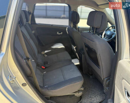 Сірий Рено Гранд Сценік, об'ємом двигуна 1.46 л та пробігом 350 тис. км за 7000 $, фото 13 на Automoto.ua