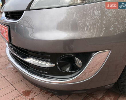 Серый Рено Гранд Сценик, объемом двигателя 2 л и пробегом 197 тыс. км за 10700 $, фото 19 на Automoto.ua