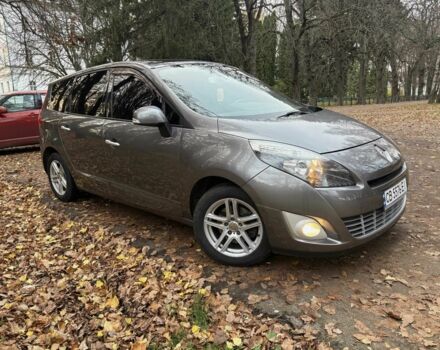 Серый Рено Гранд Сценик, объемом двигателя 1.4 л и пробегом 196 тыс. км за 7700 $, фото 3 на Automoto.ua