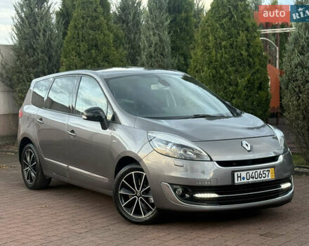 Серый Рено Гранд Сценик, объемом двигателя 2 л и пробегом 241 тыс. км за 10950 $, фото 6 на Automoto.ua