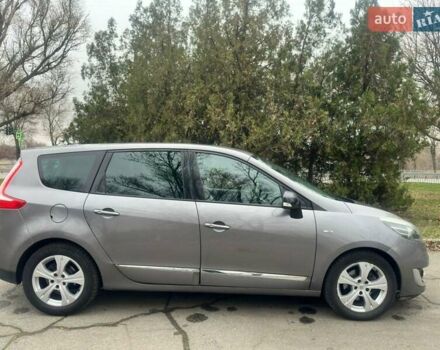 Сірий Рено Гранд Сценік, об'ємом двигуна 1.6 л та пробігом 204 тис. км за 8500 $, фото 2 на Automoto.ua